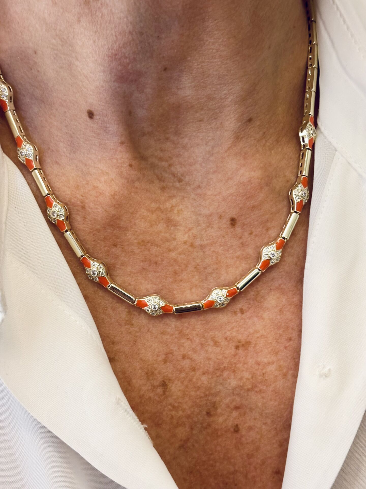 Chic in Orange Kolye