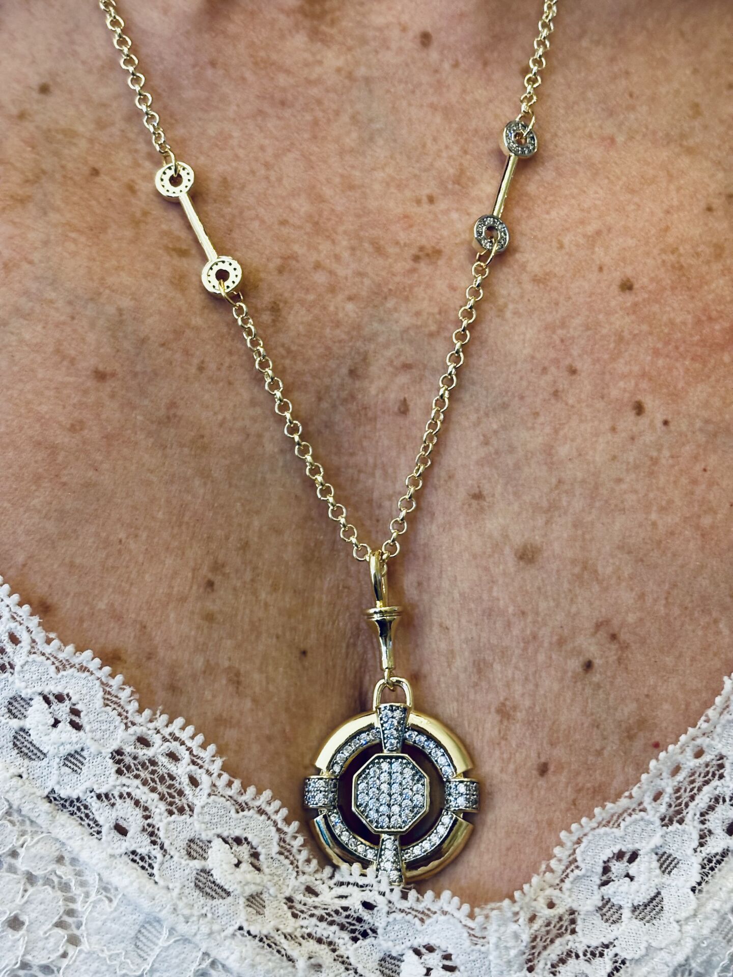Elegant Sapphire Kolye