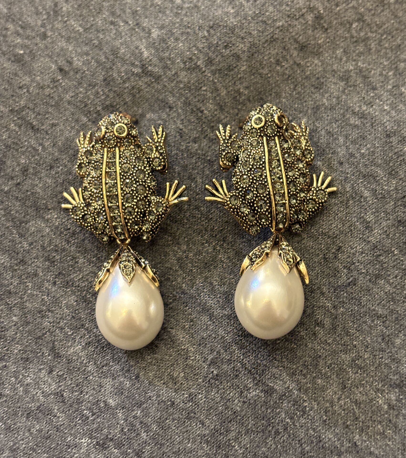Frog Küpe